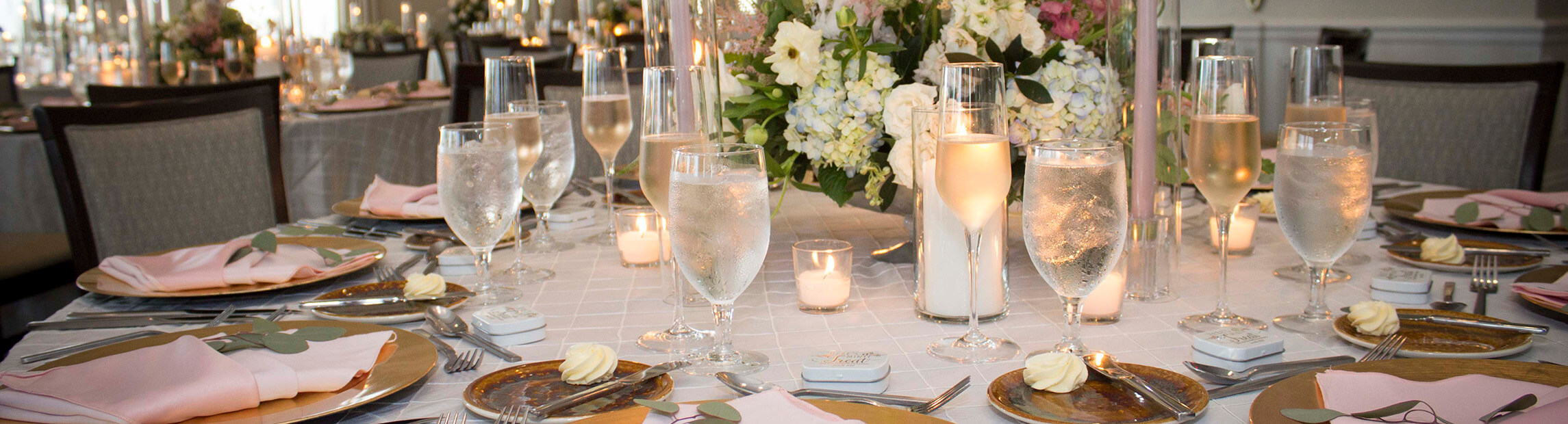 banquet table setting